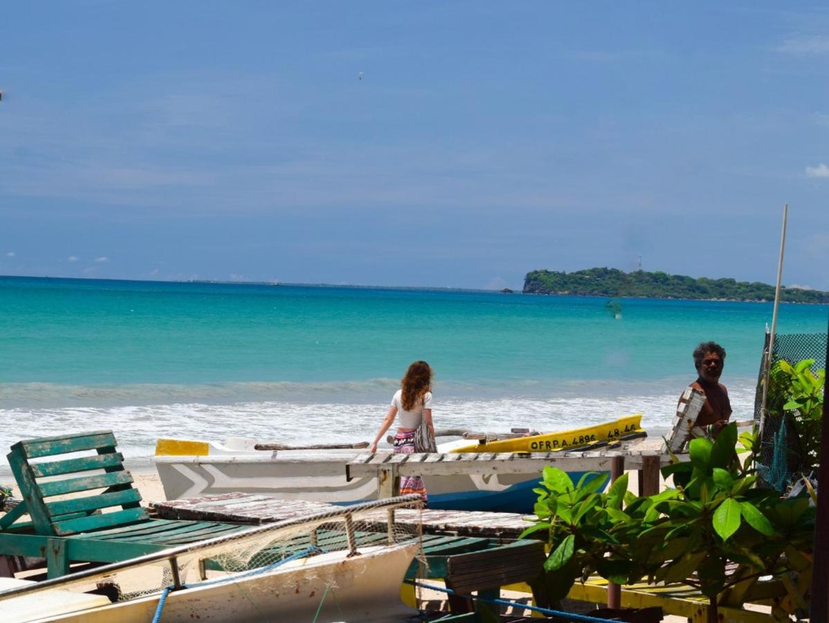 Golden Beach Cottages ตรินโคมาลี ภายนอก รูปภาพ