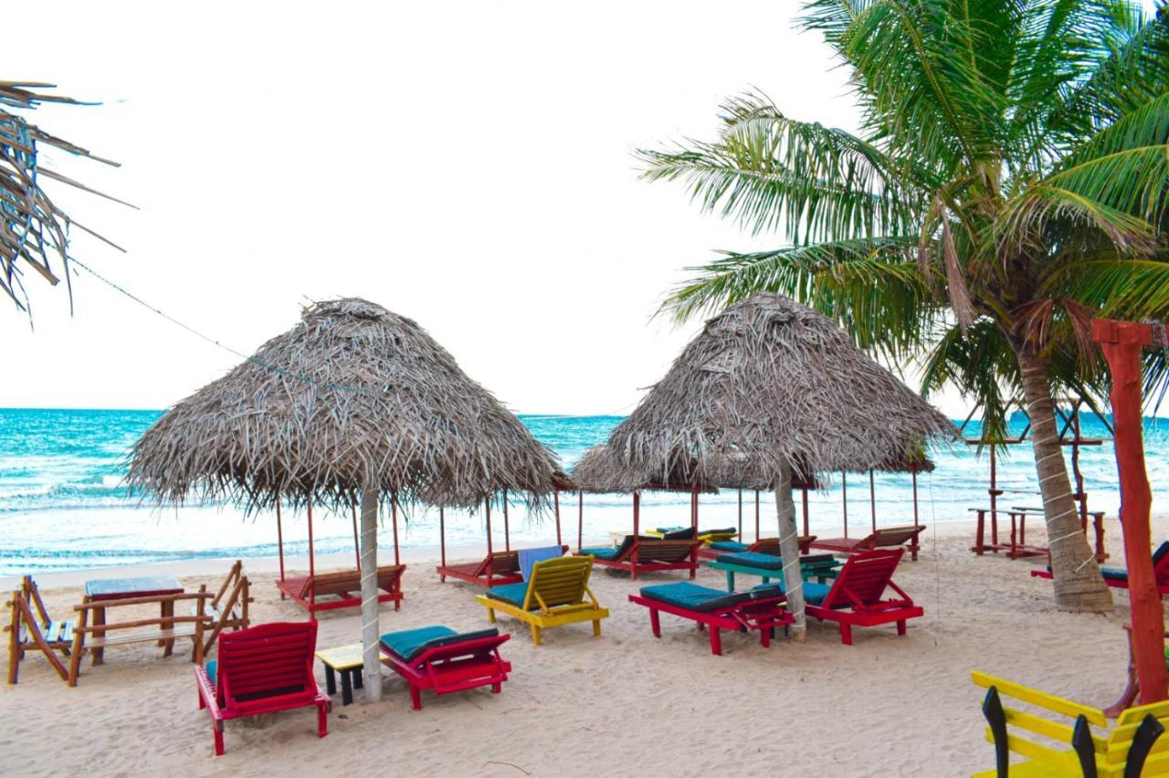 Golden Beach Cottages ตรินโคมาลี ภายนอก รูปภาพ