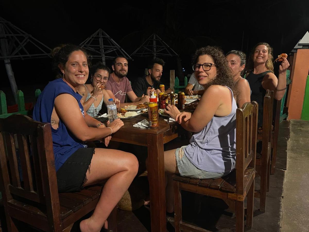 Golden Beach Cottages ตรินโคมาลี ภายนอก รูปภาพ