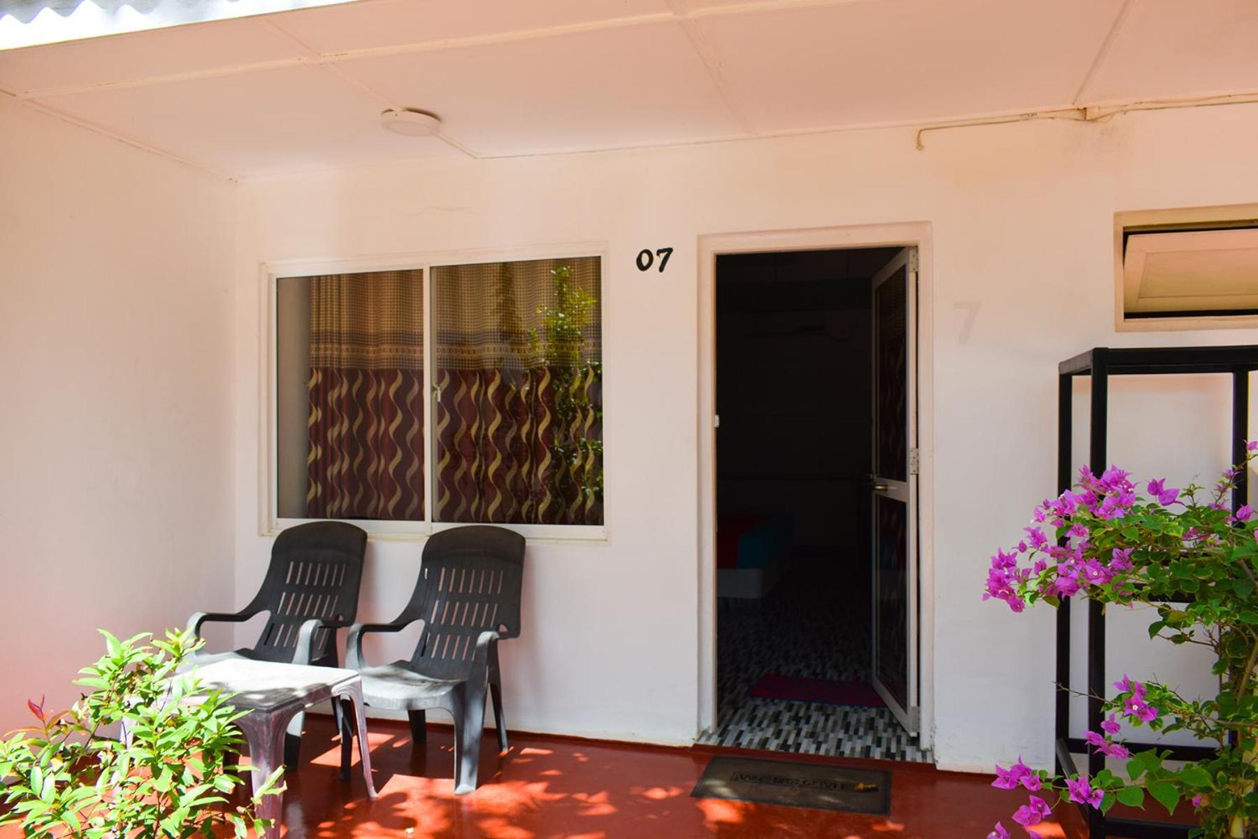 Golden Beach Cottages ตรินโคมาลี ภายนอก รูปภาพ
