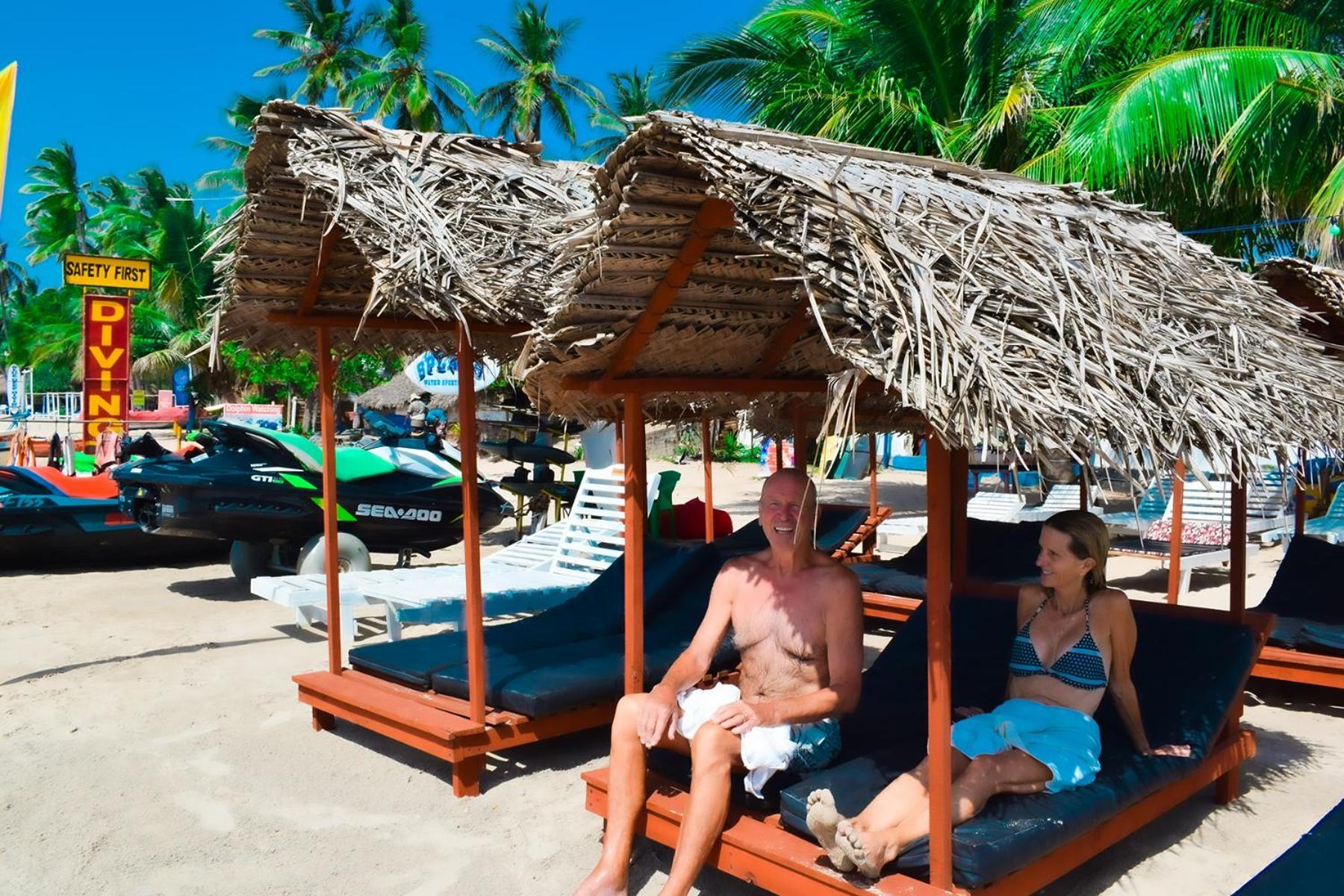 Golden Beach Cottages ตรินโคมาลี ภายนอก รูปภาพ