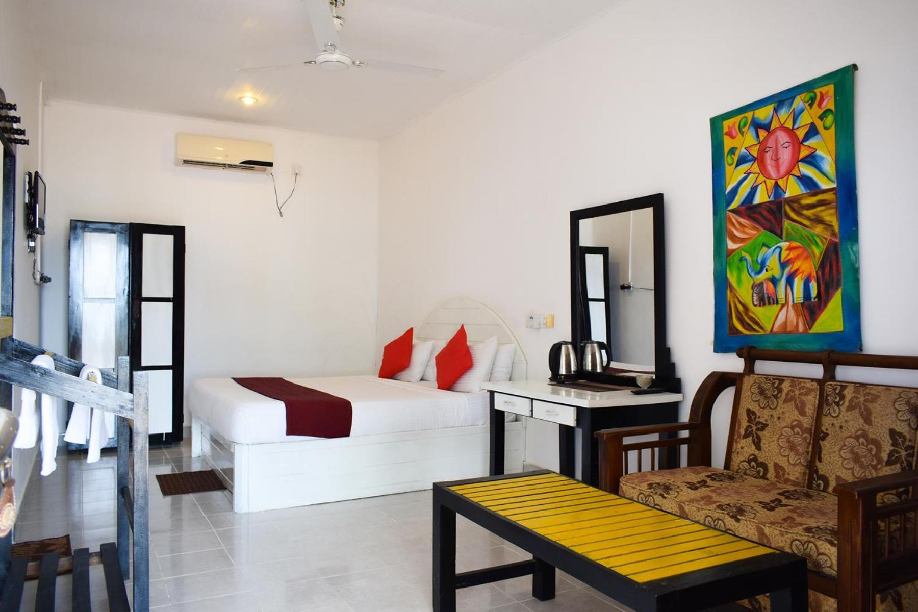 Golden Beach Cottages ตรินโคมาลี ภายนอก รูปภาพ