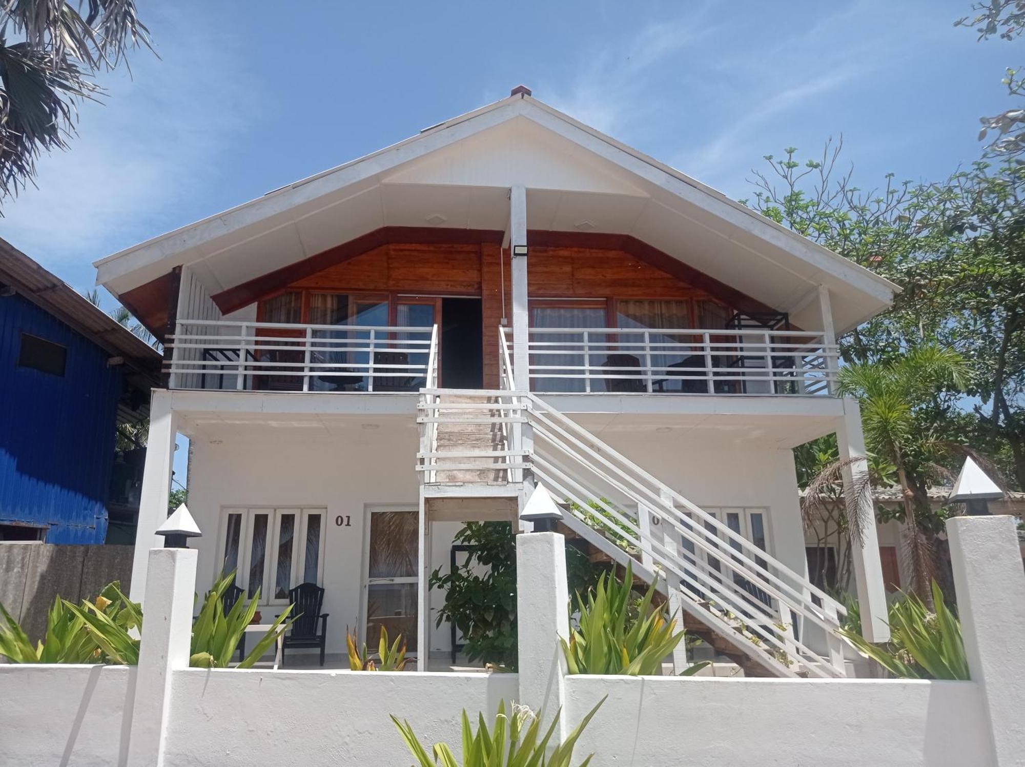 Golden Beach Cottages ตรินโคมาลี ภายนอก รูปภาพ