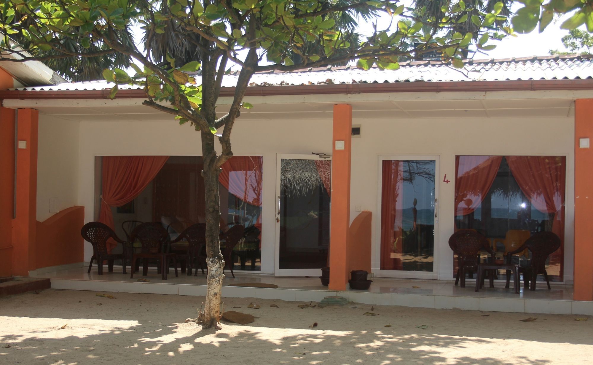 Golden Beach Cottages ตรินโคมาลี ภายนอก รูปภาพ